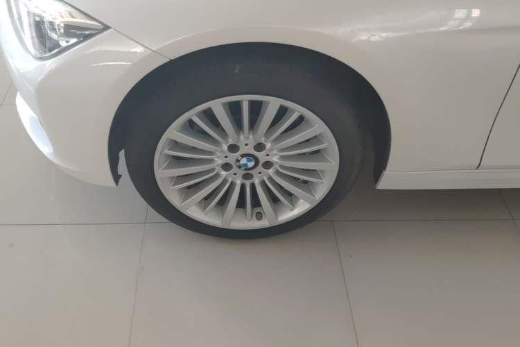 Used BMW 3 Series 2018 320Li xDrive Fashion Model Left Front Wheel Hub