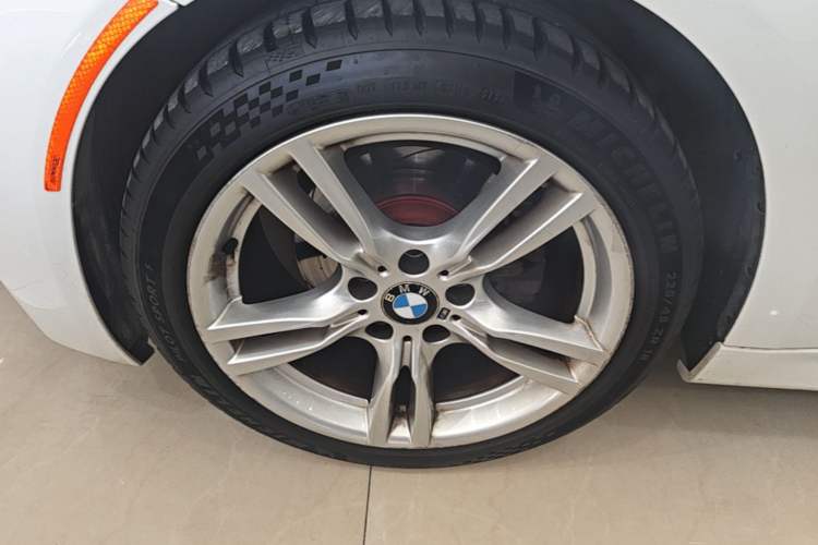Used BMW 3 Series 2018 320i M Sport Package Left Front Wheel Hub