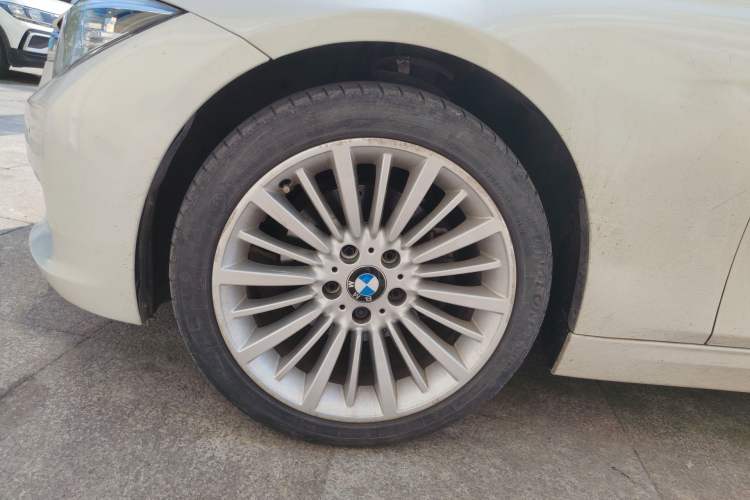 Used BMW 3 Series 2018 320Li Fashion Model Left Front Wheel Hub