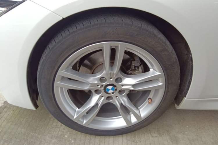 Used BMW 3 Series 2018 320i M Sport Package Left Front Wheel Hub