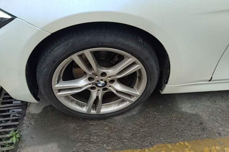Used BMW 3 Series 2018 320i M Sport Package Left Front Wheel Hub