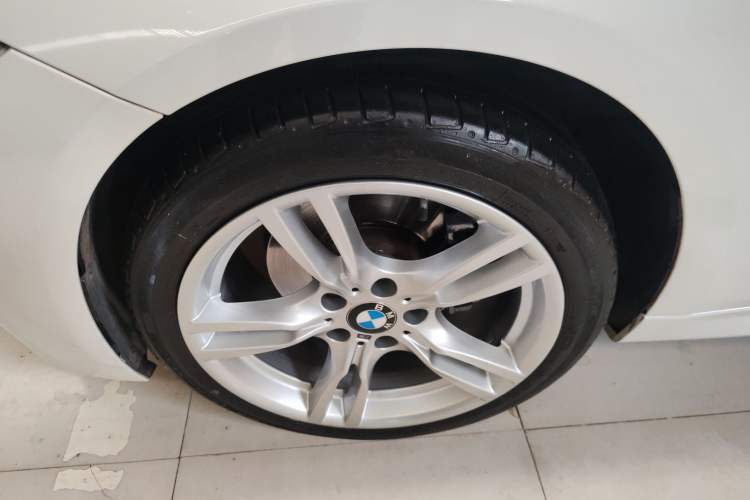 Used BMW 3 Series 2018 320Li Leading Model M Sport Package Left Front Wheel Hub