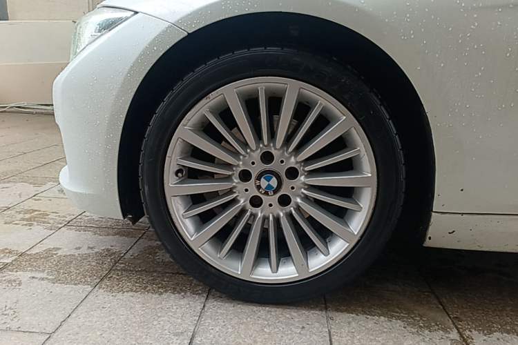 Used BMW 3 Series 2018 320Li Fashion Model Left Front Wheel Hub