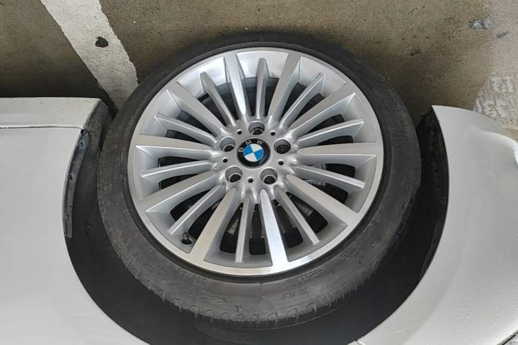 Used BMW 3 Series 2018 320Li Fashion Model Left Front Wheel Hub