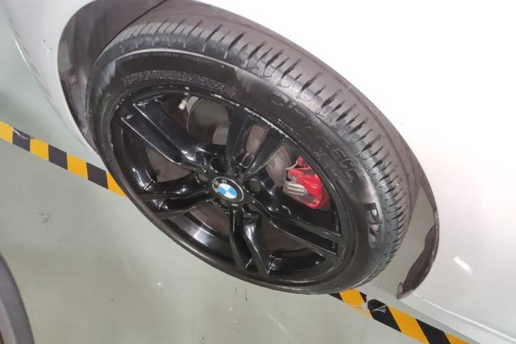 Used BMW 3 Series 2018 320i M Sport Night Edition Left Front Wheel Hub
