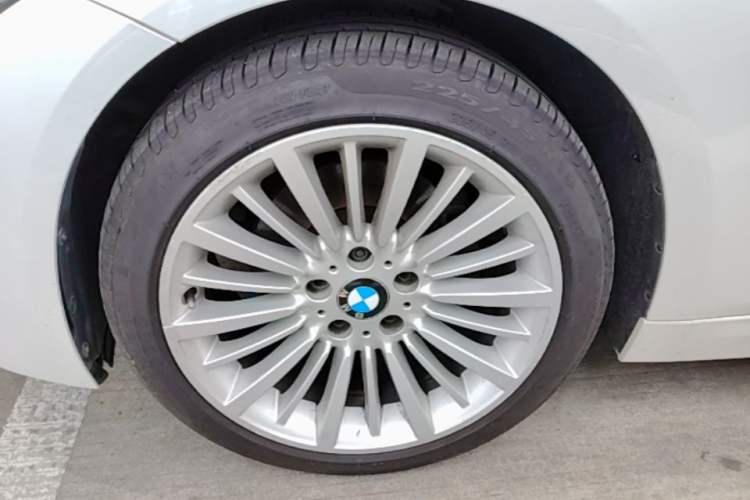 Used BMW 3 Series 2018 320Li Fashion Model Left Front Wheel Hub