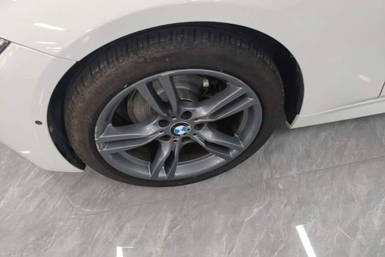 Used BMW 3 Series 2018 320Li Leading Model M Sport Package Left Front Wheel Hub