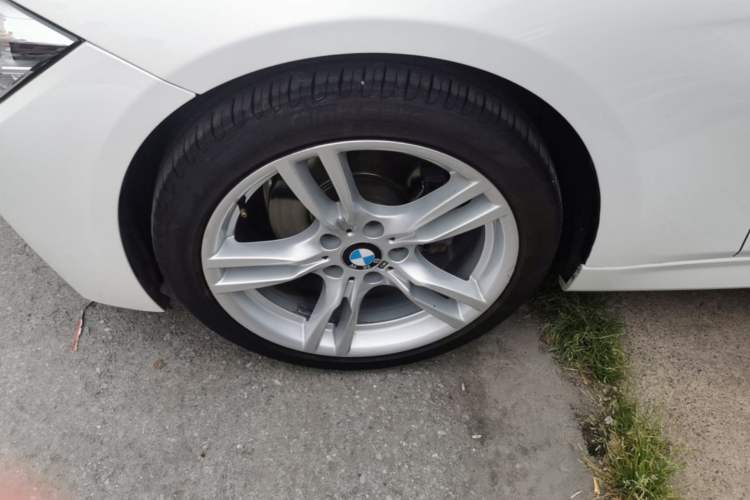 Used BMW 3 Series 2018 320i M Sport Package Left Front Wheel Hub