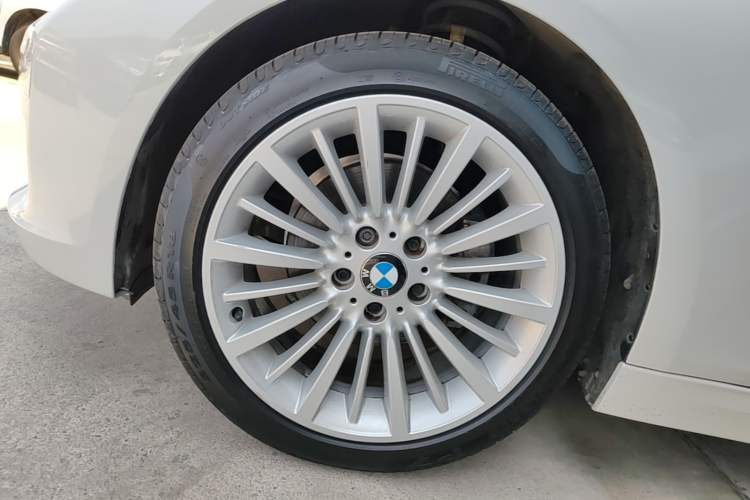 Used BMW 3 Series 2018 320Li Fashion Model Left Front Wheel Hub