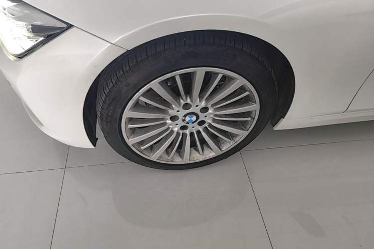 Used BMW 3 Series 2018 320Li Fashion Model Left Front Wheel Hub