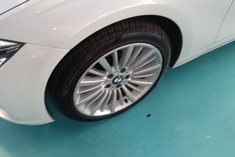 Used BMW 3 Series 2018 320Li Fashion Model Left Front Wheel Hub