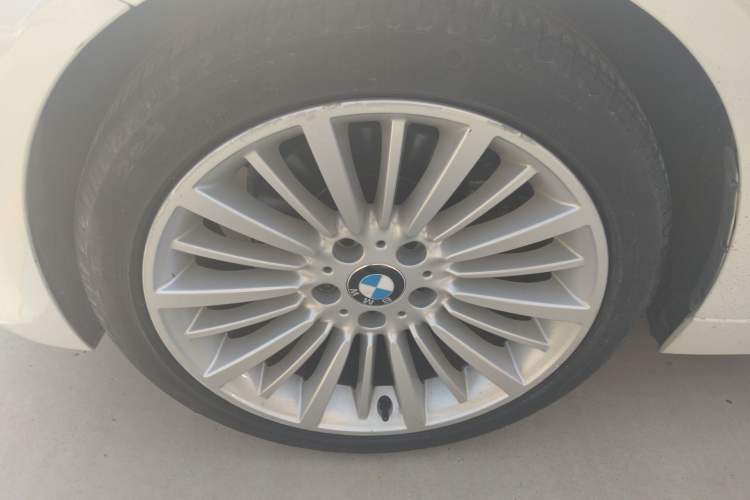 Used BMW 3 Series 2018 320Li Fashion Model Left Front Wheel Hub
