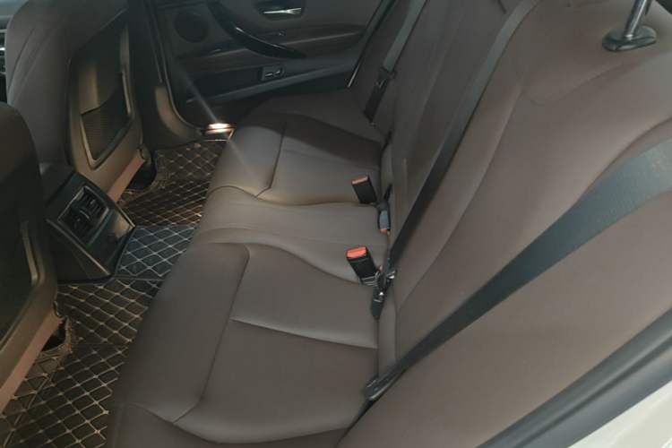 Used BMW 3 Series 2018 320Li Fashion Model Left Rear Seat