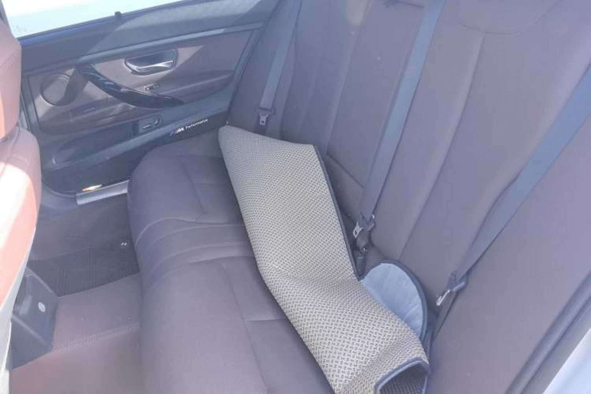 Used BMW 3 Series 2018 320Li Fashion Model Left Rear Seat