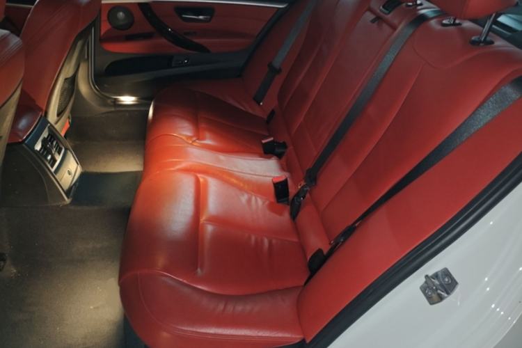 Used BMW 3 Series 2018 330Li xDrive Luxury Package Left Rear Seat
