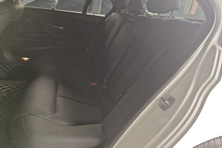 Used BMW 3 Series 2018 320Li Fashion Model Left Rear Seat