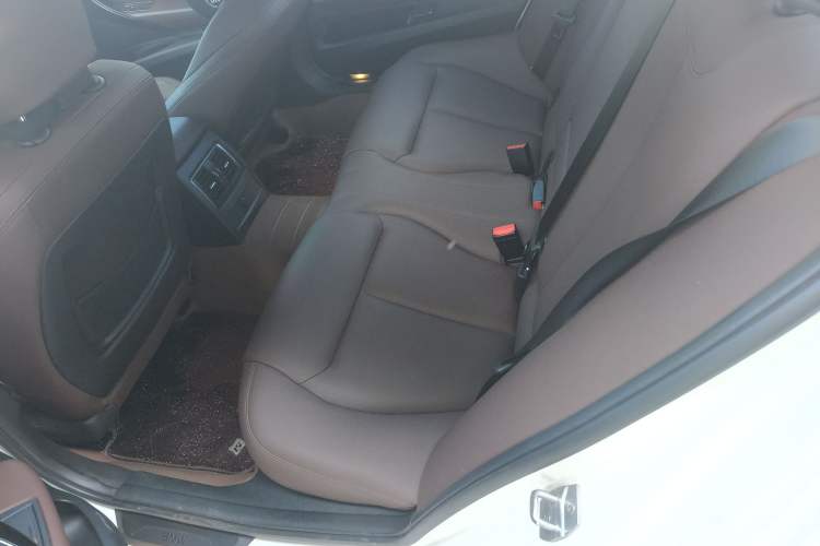 Used BMW 3 Series 2018 320Li Fashion Model Left Rear Seat