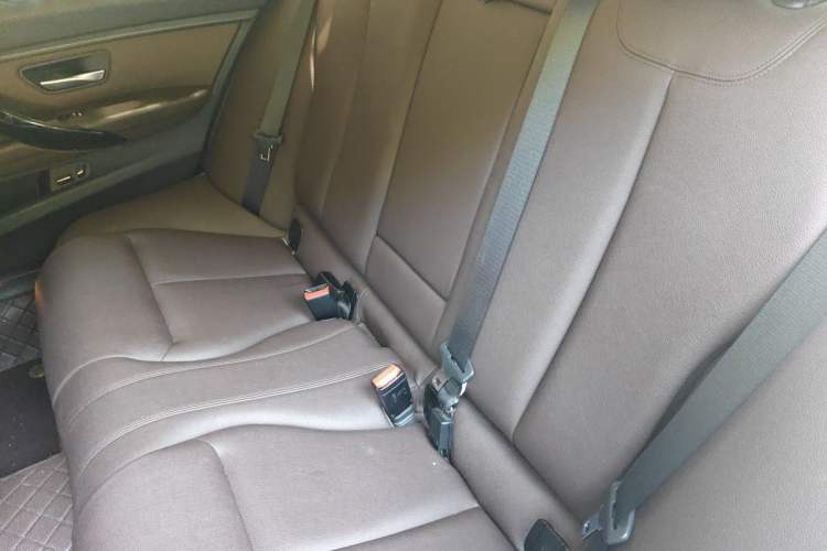 Used BMW 3 Series 2018 320Li Fashion Model Left Rear Seat