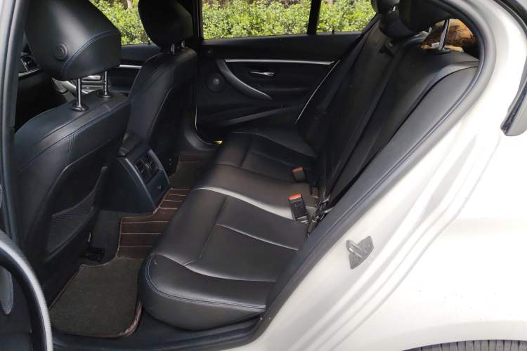 Used BMW 3 Series 2018 320i M Sport Night Edition Left Rear Seat