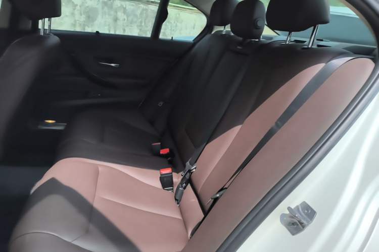 Used BMW 3 Series 2018 320Li Fashion Model Left Rear Seat