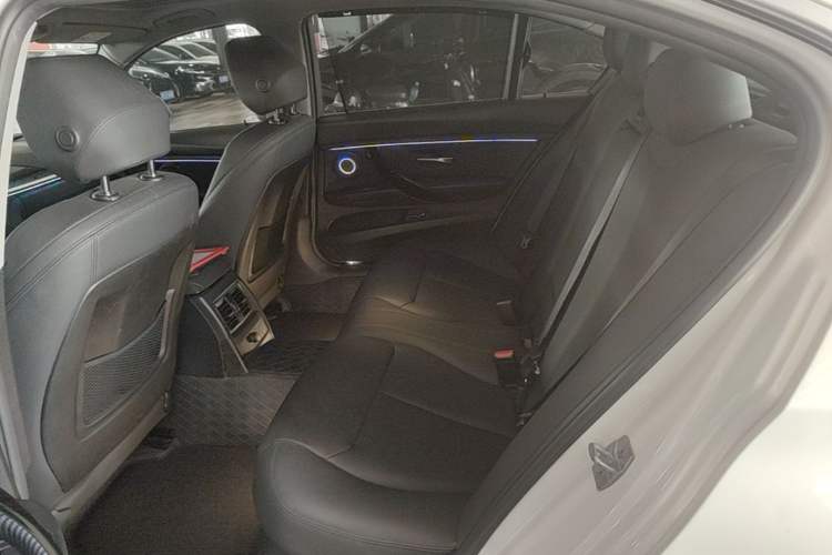 Used BMW 3 Series 2018 320Li Fashion Model Left Rear Seat
