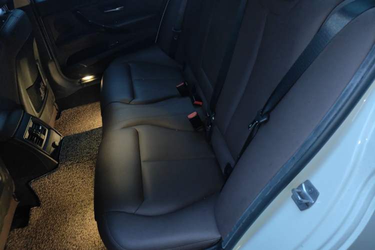 Used BMW 3 Series 2018 320Li Fashion Model Left Rear Seat