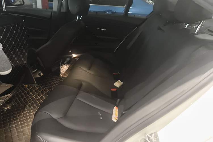 Used BMW 3 Series 2018 320Li Leading Model M Sport Package Left Rear Seat