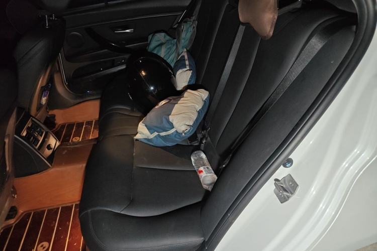 Used BMW 3 Series 2018 320Li Fashion Model Left Rear Seat