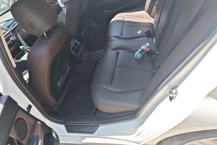 Used BMW 3 Series 2018 320Li Fashion Model Left Rear Seat