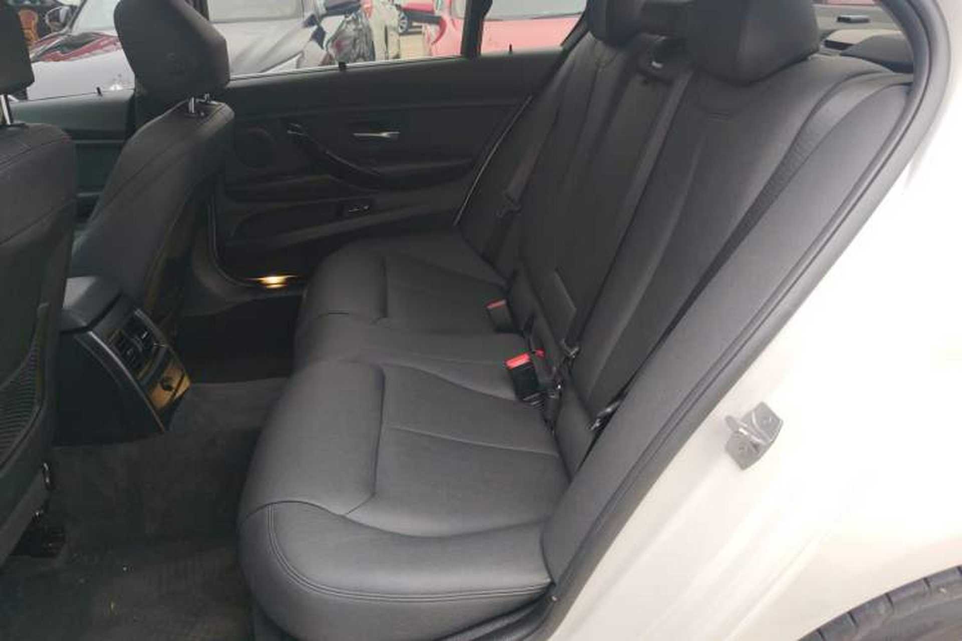 Used BMW 3 Series 2018 320Li Fashion Model Left Rear Seat