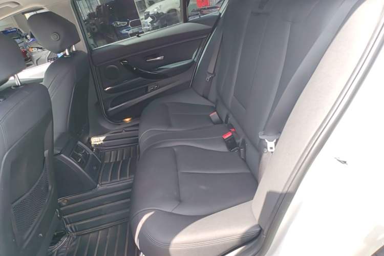 Used BMW 3 Series 2018 320Li Fashion Model Left Rear Seat