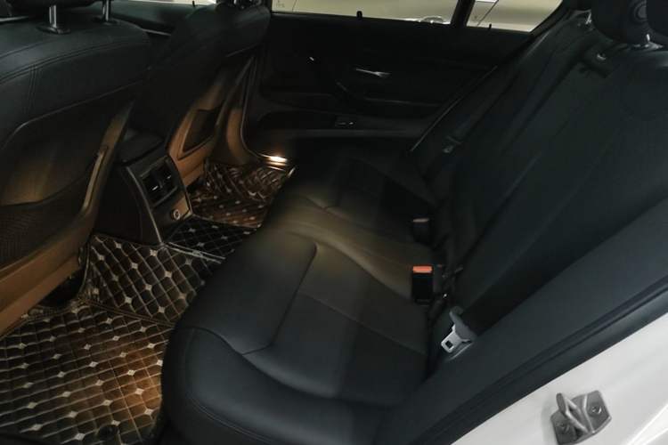 Used BMW 3 Series 2018 320Li Fashion Model Left Rear Seat