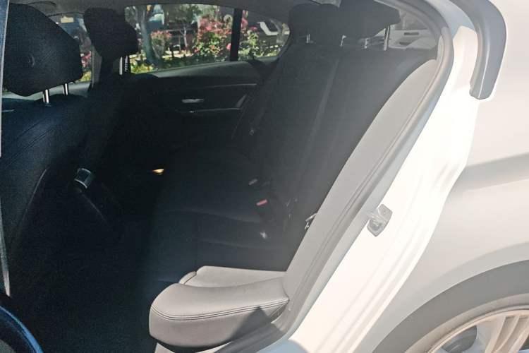 Used BMW 3 Series 2018 318i Left Rear Seat