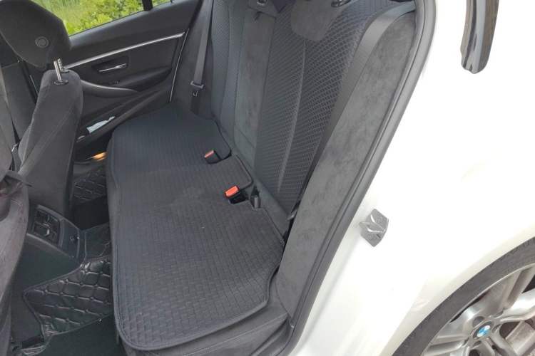 Used BMW 3 Series 2018 320i M Sport Night Edition Left Rear Seat