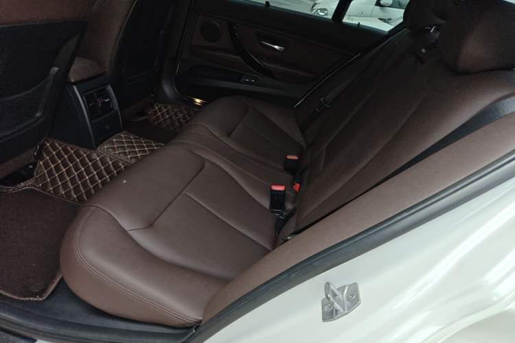 Used BMW 3 Series 2018 320Li Fashion Model Left Rear Seat