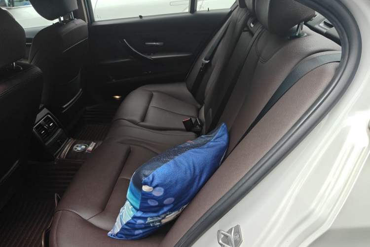 Used BMW 3 Series 2018 320Li Fashion Model Left Rear Seat