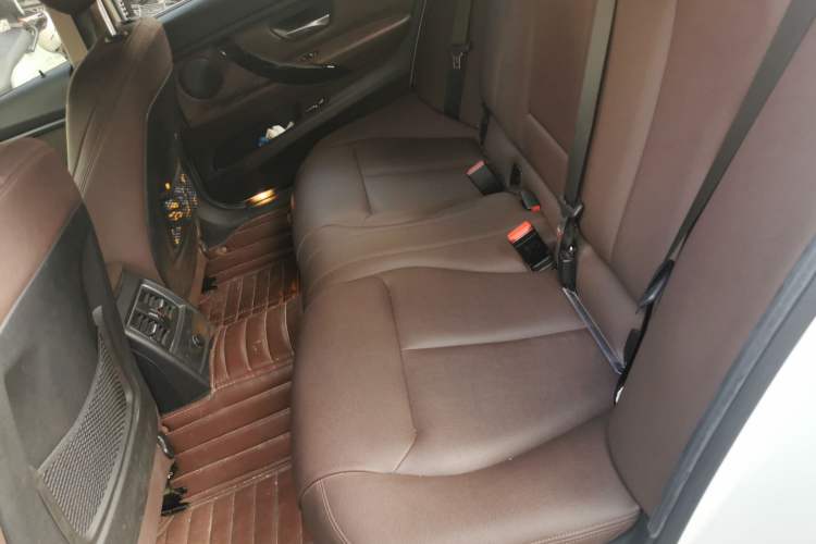 Used BMW 3 Series 2018 320Li Fashion Model Left Rear Seat