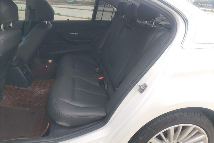 Used BMW 3 Series 2018 320Li Fashion Model Left Rear Seat