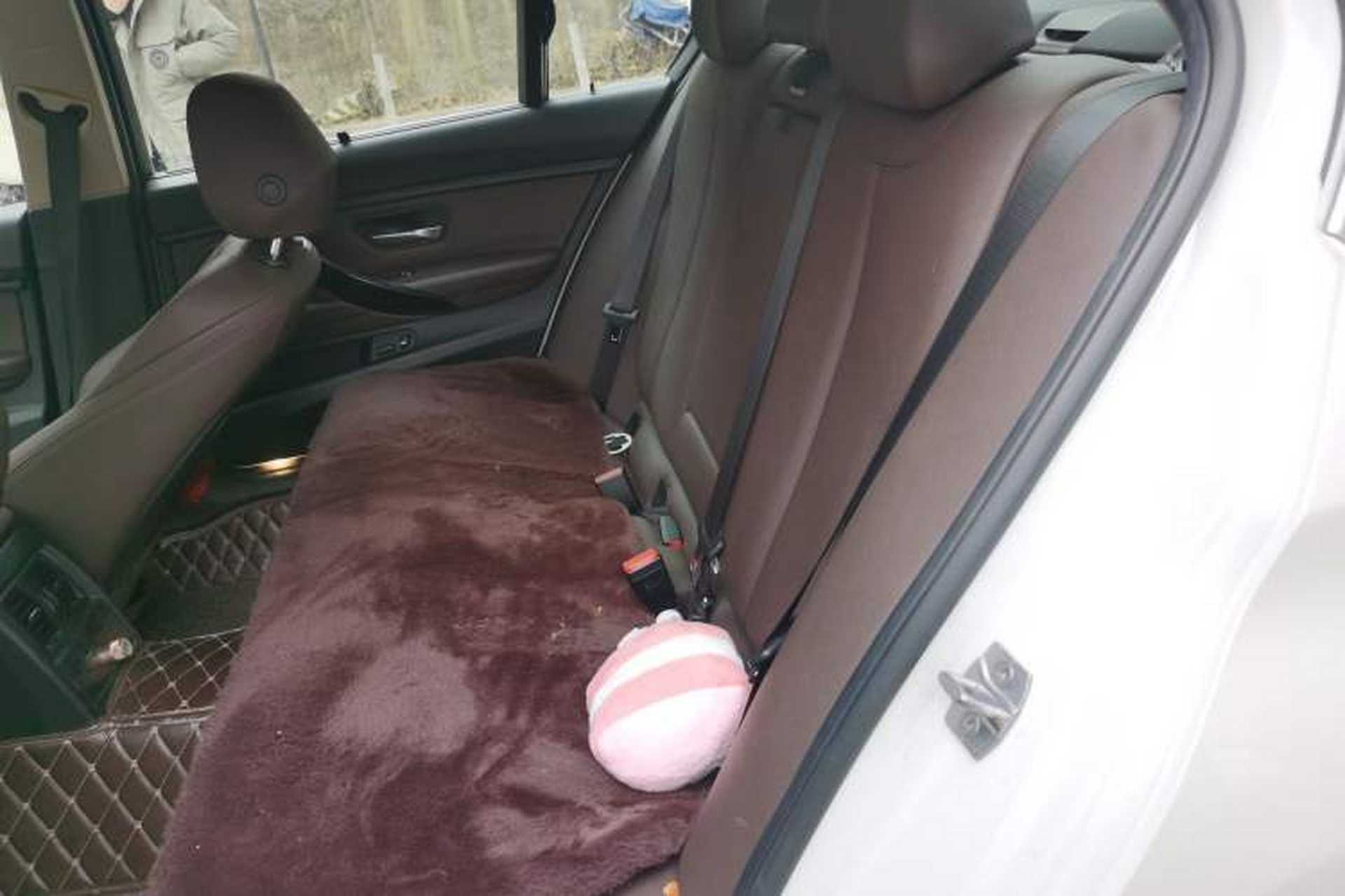 Used BMW 3 Series 2018 320Li xDrive Fashion Model Left Rear Seat