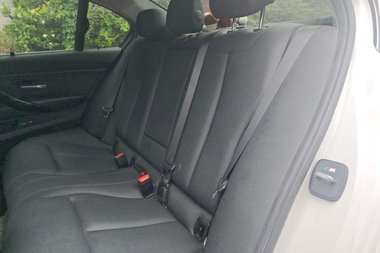 Used BMW 3 Series 2018 320Li Fashion Model Left Rear Seat
