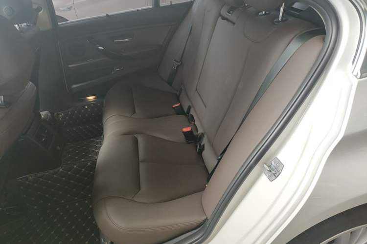 Used BMW 3 Series 2018 320Li Fashion Model Left Rear Seat