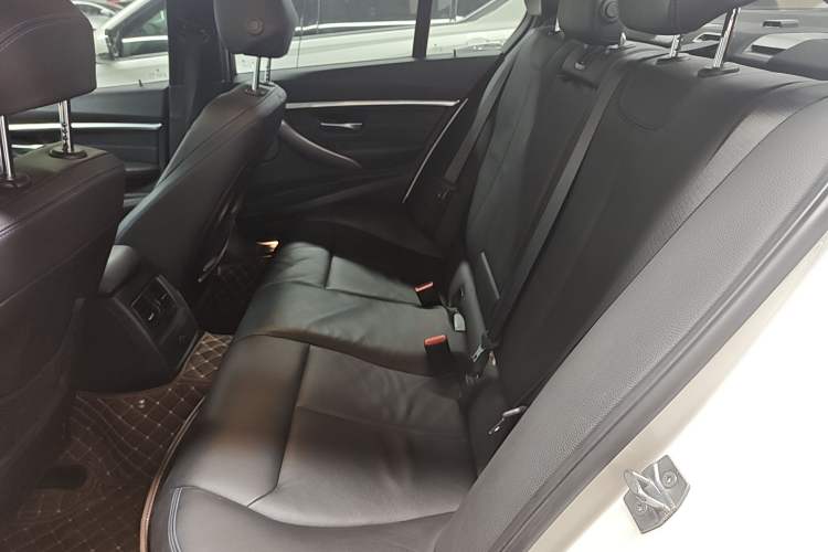 Used BMW 3 Series 2018 320i M Sport Night Edition Left Rear Seat
