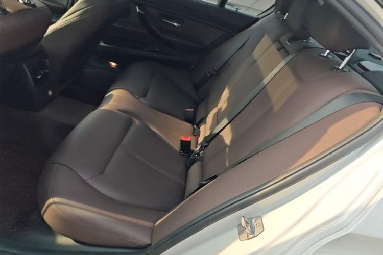 Used BMW 3 Series 2018 320Li Fashion Model Left Rear Seat