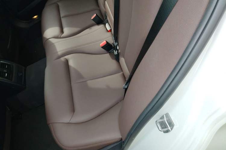 Used BMW 3 Series 2018 320Li Fashion Model Left Rear Seat