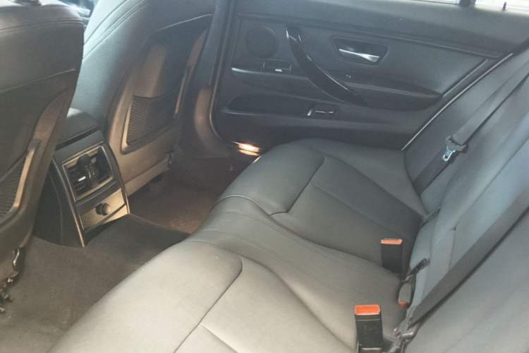 Used BMW 3 Series 2018 320Li Fashion Model Left Rear Seat