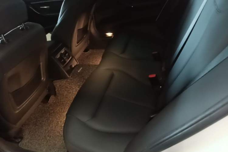 Used BMW 3 Series 2018 320Li Fashion Model Left Rear Seat