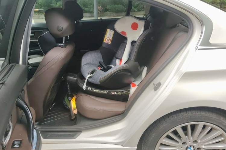 Used BMW 3 Series 2018 320Li Fashion Model Left Rear Seat