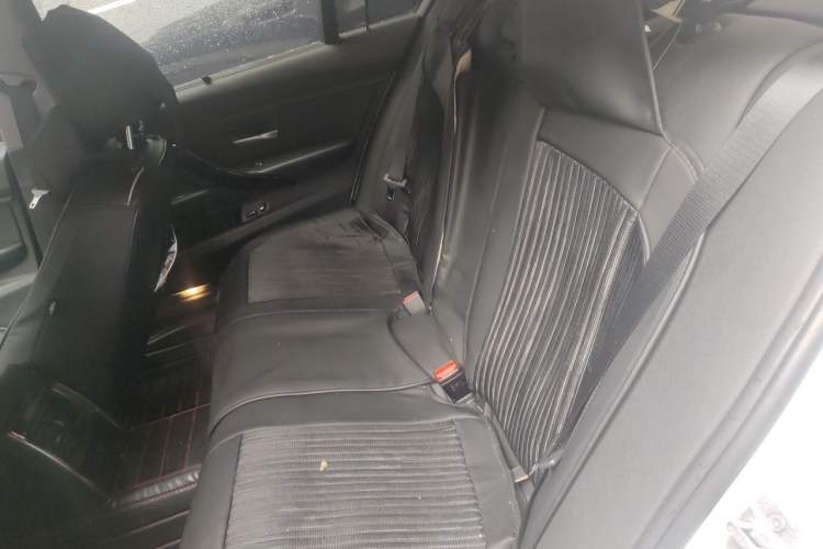 Used BMW 3 Series 2018 320Li Leading Model M Sport Package Left Rear Seat