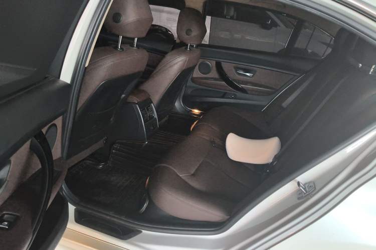 Used BMW 3 Series 2018 320Li Fashion Model Left Rear Seat