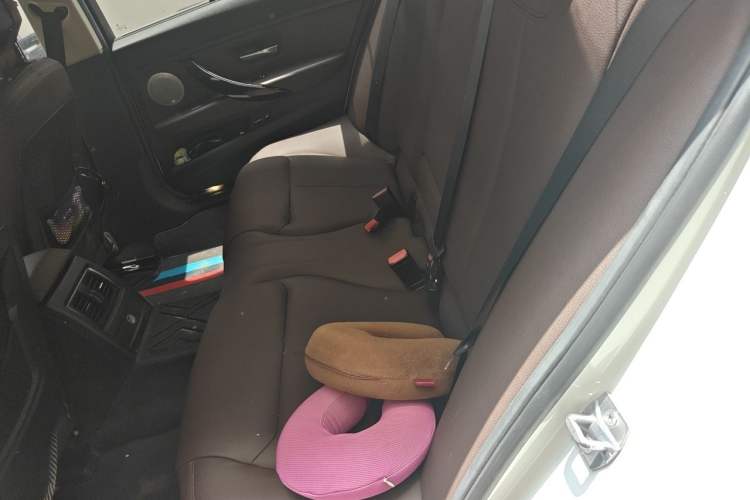 Used BMW 3 Series 2018 320Li Fashion Model Left Rear Seat